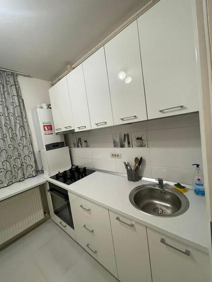Apartament cu 2 camere semidecomandat în Fundeni