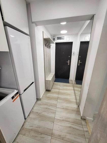 Apartament cu 2 camere decomandat în Victoriei