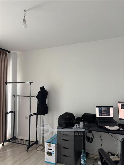 Apartament cu 3 camere decomandat în Valea Adâncă