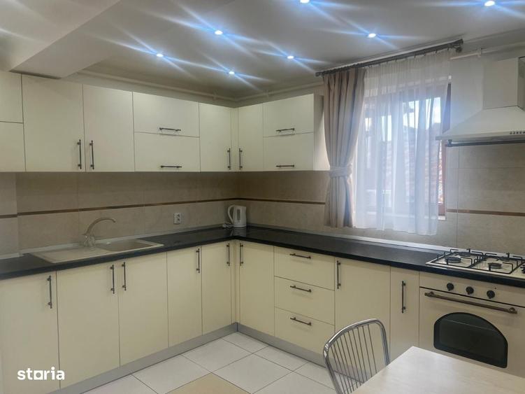 Apartament cu 3 camere decomandat în Micro 3