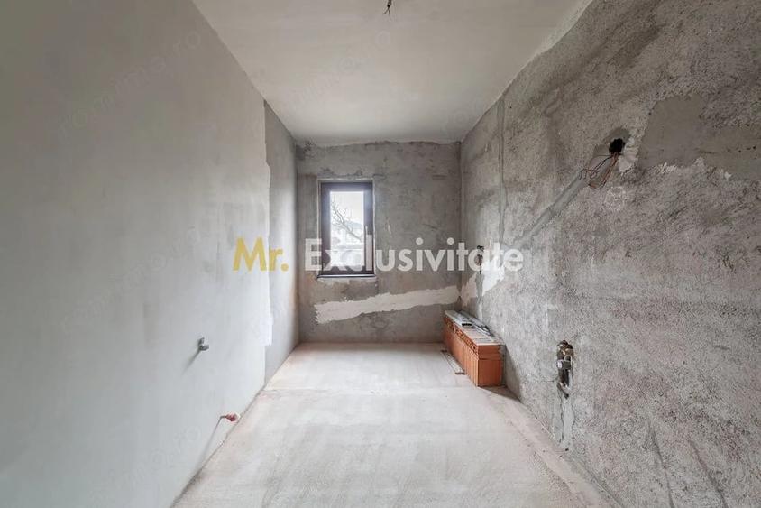 Casă cu Teren 800 Mp în Mărăcineni