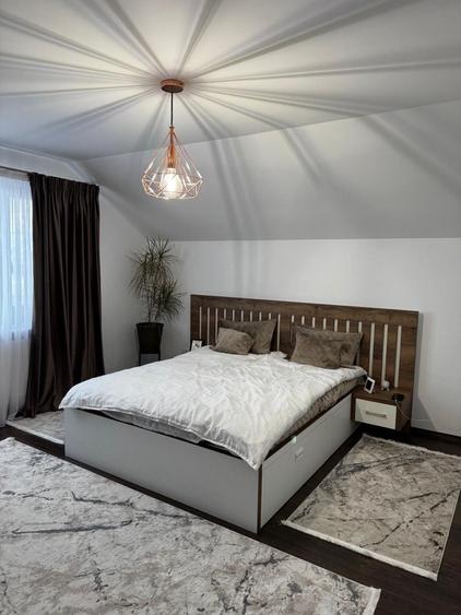 Apartament cu 4 camere în Ipotești