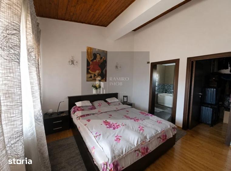 Casă cu 7 camere cu Canalizare în Tineretului