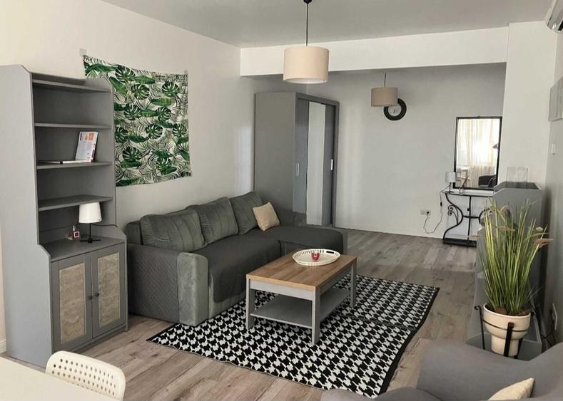 Apartament cu 2 camere semidecomandat în Tudor