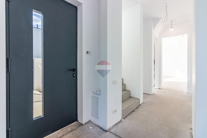 Casă individuală cu 5 camere cu Teren 450 Mp în Brănești