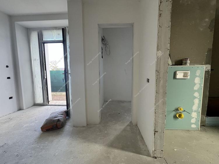 Duplex cu 4 camere cu Canalizare în Moșnița Nouă