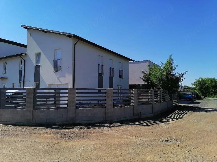 Casă cu Teren 388 Mp în Dumbrăvița
