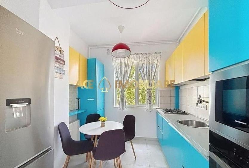 Apartament cu 3 camere decomandat, mobilat în Păcii