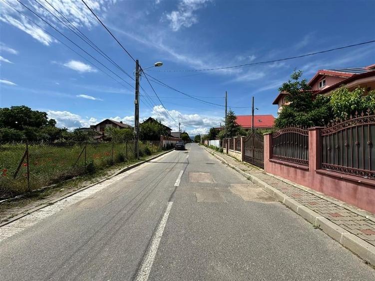 Teren Construcții intravilan de 390 mp, în Sud