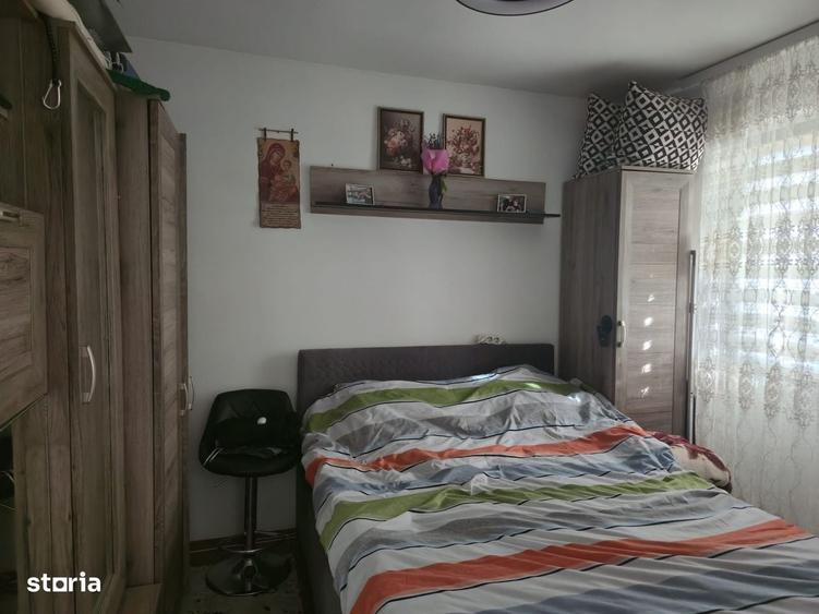 Apartament cu 3 camere semidecomandat în Universității