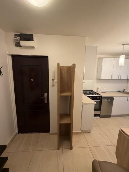 Apartament cu 2 camere semidecomandat, mobilat în Take Ionescu
