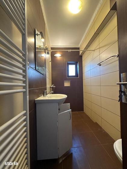 Casă cu 4 camere cu Canalizare în Florești