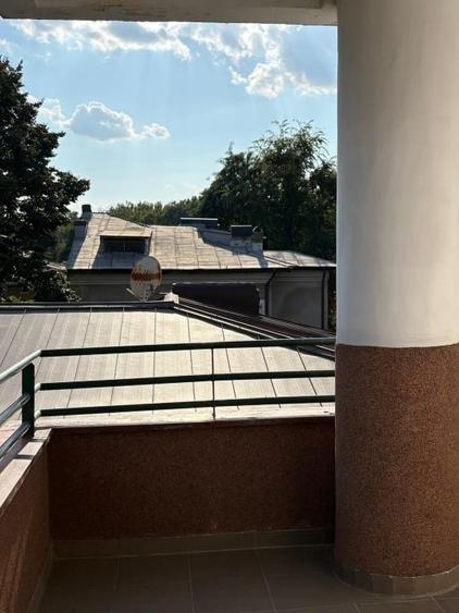 Apartament cu 3 camere decomandat, mobilat în Cotroceni