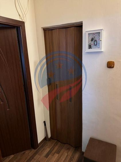 APARTAMENT 2 CAMERE , PARTER. ZONA SCOALA 22 - 13