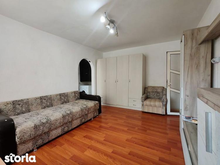Apartament cu 2 camere semidecomandat în Mioriței