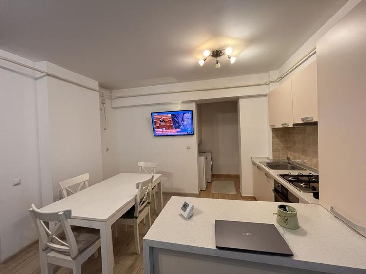 Apartament cu 2 camere semidecomandat, mobilat în George Enescu