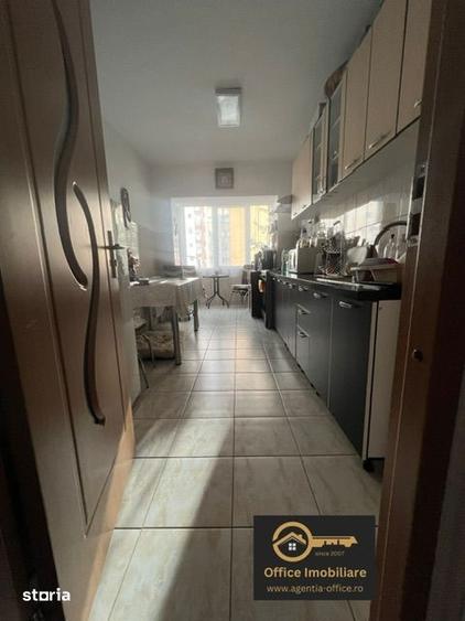 Apartament cu 4 camere decomandat în Republicii