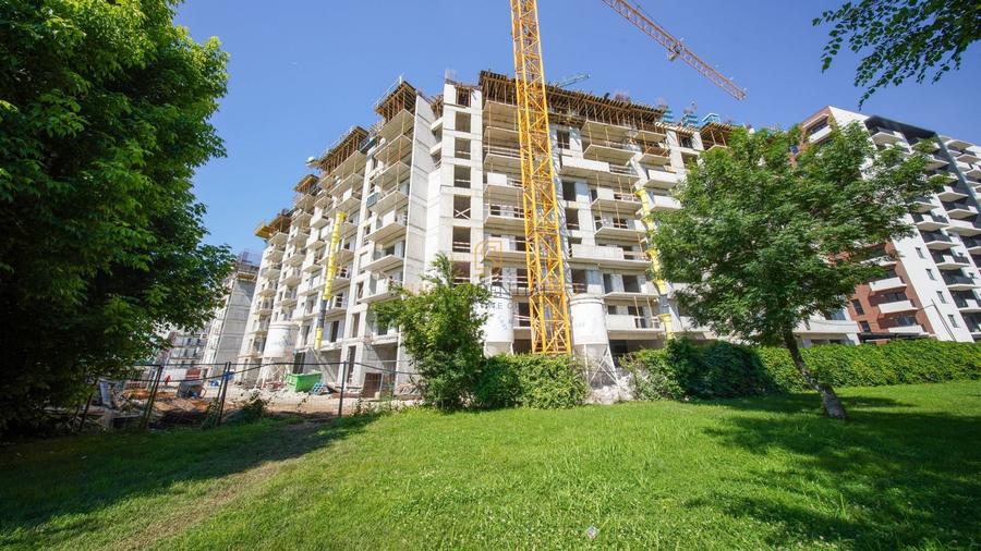 Spațiu comercial, de 83.839996337891 mp, în Berceni