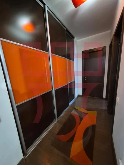 Apartament cu 3 camere semidecomandat în Plopilor