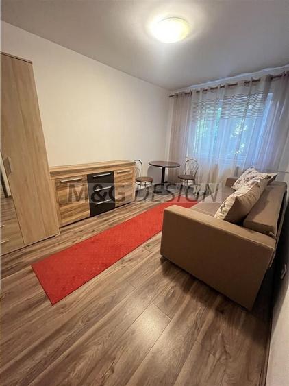 Garsonieră decomandată în Complex Studențesc
