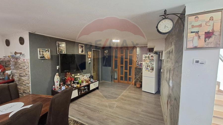 Casă cu 5 camere cu Teren 20 Mp în Central