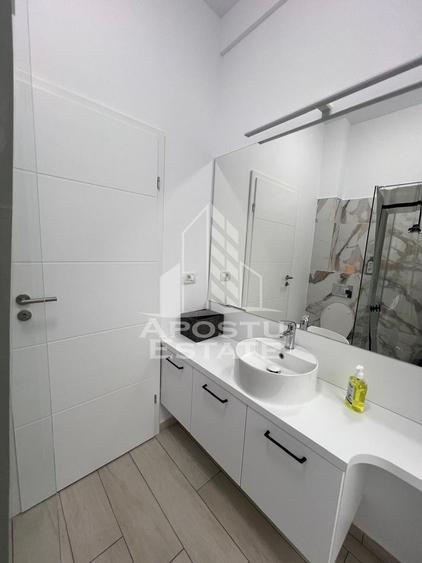 Apartament cu 2 camere semidecomandat în Ghiroda