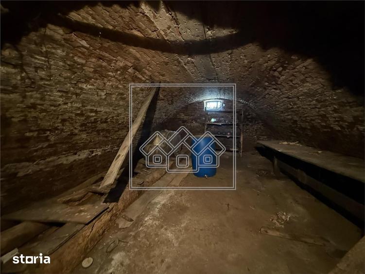 Casă cu 4 camere cu Teren 1418 Mp în Șeica Mare
