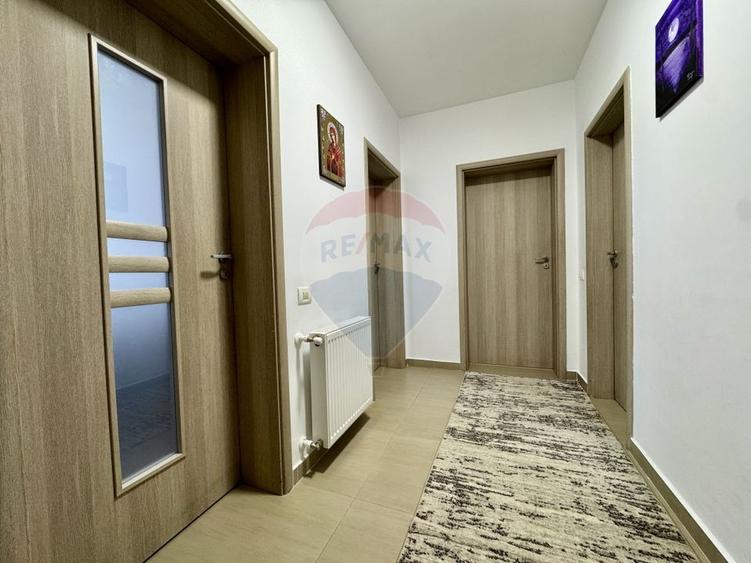 Apartament cu 2 camere decomandat, mobilat în Central
