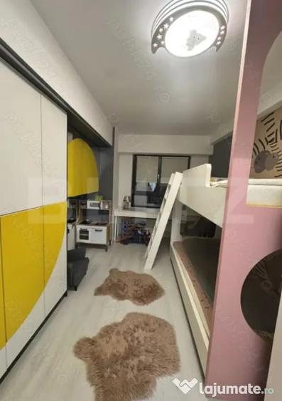 Apartament cu 3 camere decomandat în Cug
