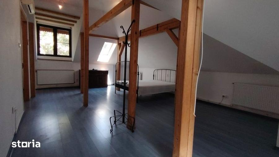 Apartament cu 5 camere decomandat în Iancului