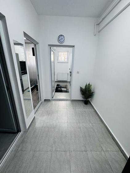 Garsonieră decomandată în Central