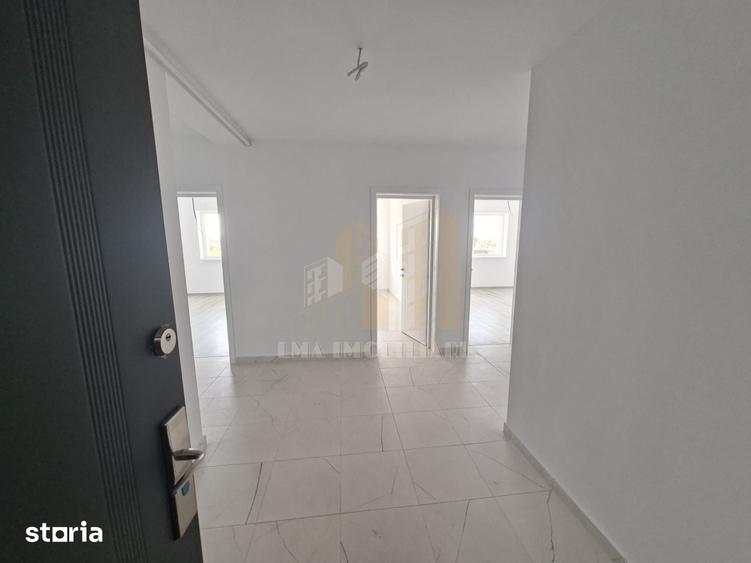 Apartament cu 3 camere decomandat în Sânpetru