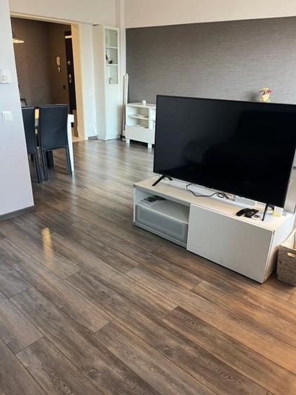 Apartament cu 4 camere decomandat, mobilat în Titan
