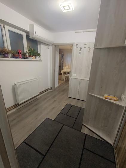 Apartament cu 3 camere decomandat, mobilat în Doamna Ghica
