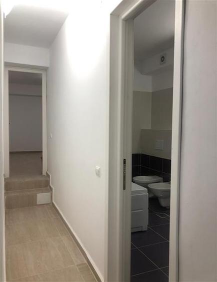 Apartament cu 4 camere decomandat, mobilat în Aeroport