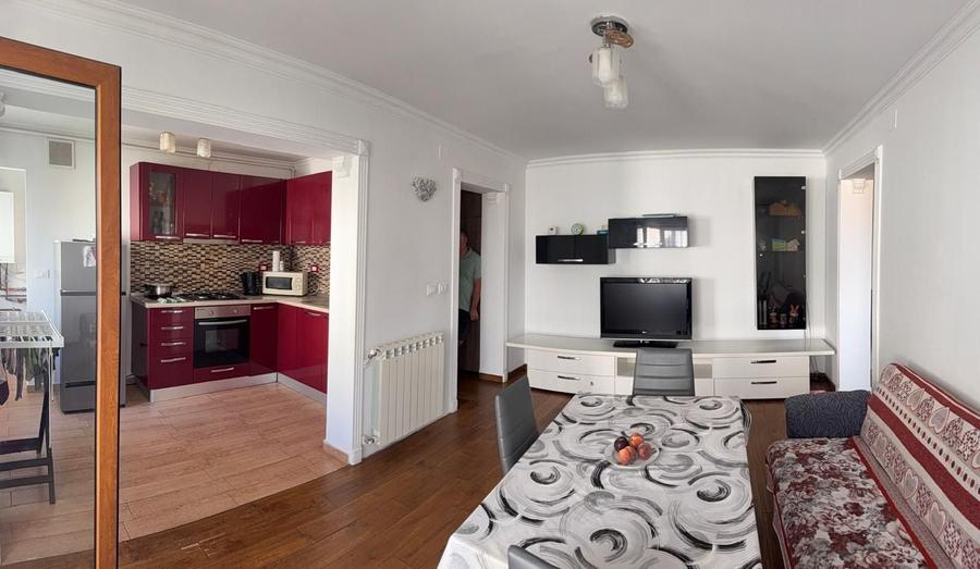 Apartament cu 3 camere decomandat în Central