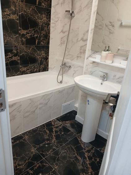 Apartament cu 3 camere decomandat în Păcii