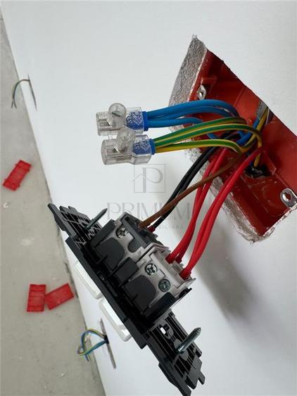 Duplex cu 5 camere cu Canalizare în Dumbrăvița