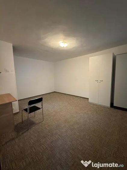 Garsonieră decomandată în 13 Septembrie