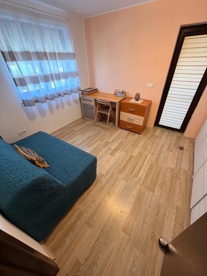 Casă individuală cu 6 camere cu Garaj în Berceni