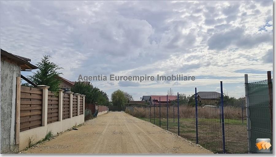 Teren Construcții intravilan de 900 mp, în Lazu