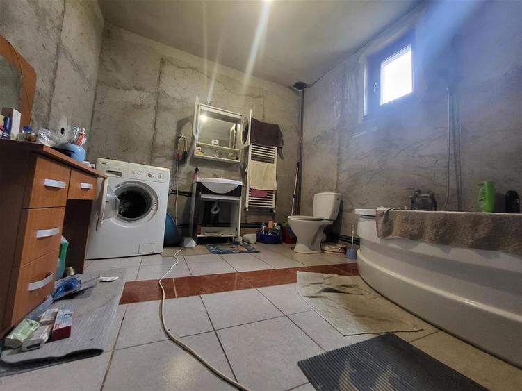 Casă cu 5 camere cu Teren 522 Mp în Sântandrei