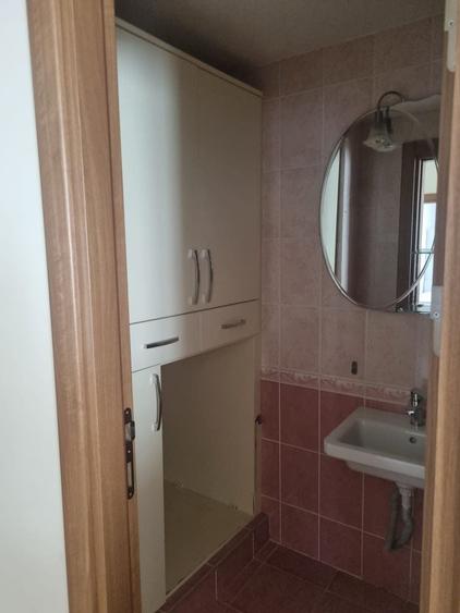 Apartament cu 3 camere decomandat în Runcu