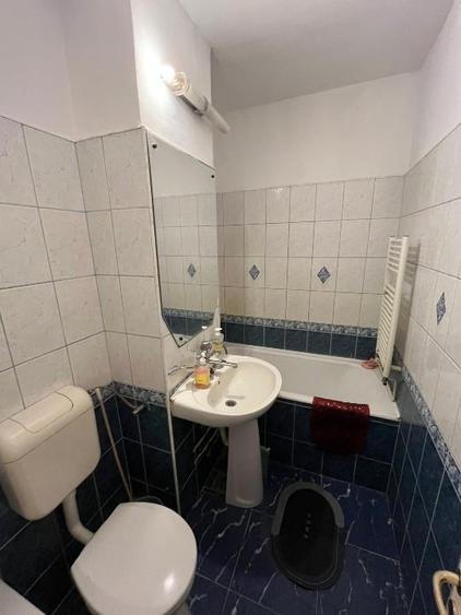 Apartament cu 4 camere decomandat, mobilat în Central