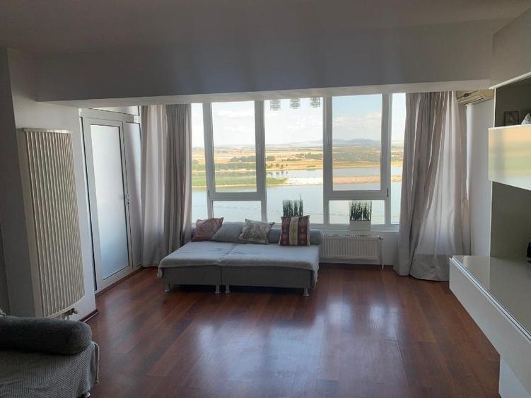 Apartament cu 3 camere decomandat în Mazepa 2