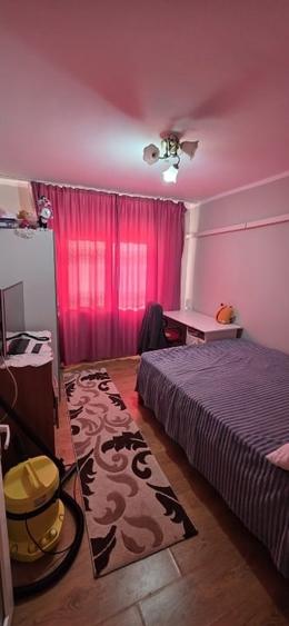 Apartament cu 3 camere decomandat, mobilat în Km 4-5
