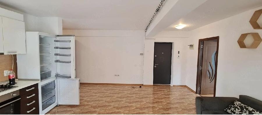 Apartament cu 3 camere decomandat în Florești