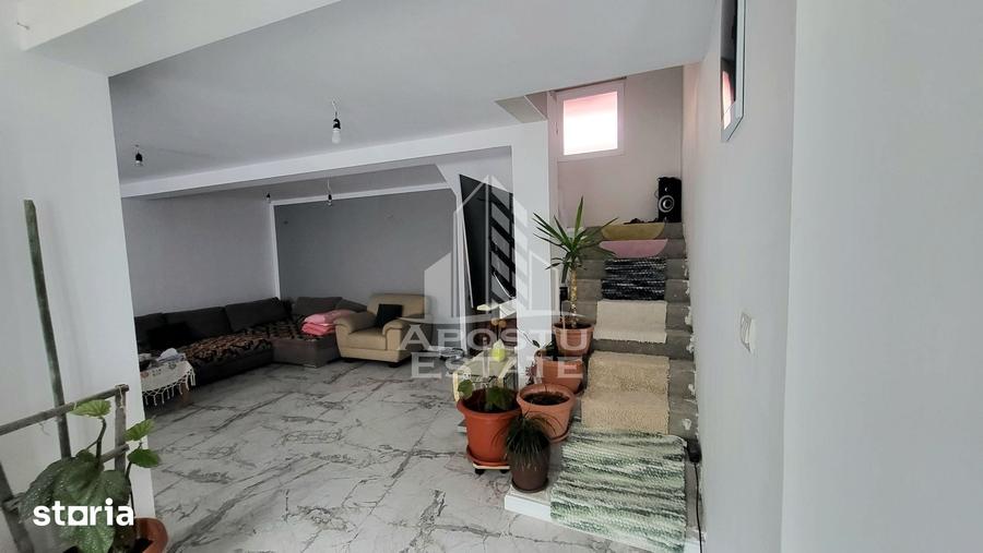 Casă cu 5 camere cu Teren 898 Mp în Șag