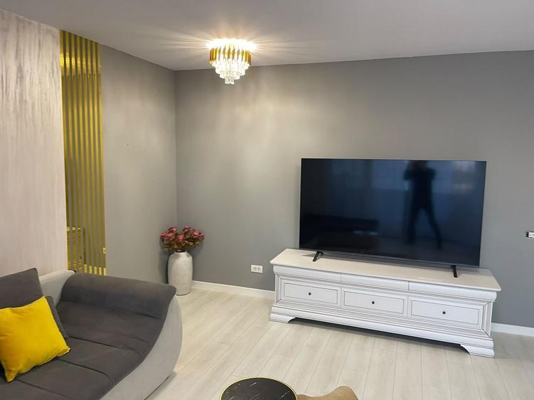 Apartament cu 2 camere semidecomandat, mobilat în Aradului