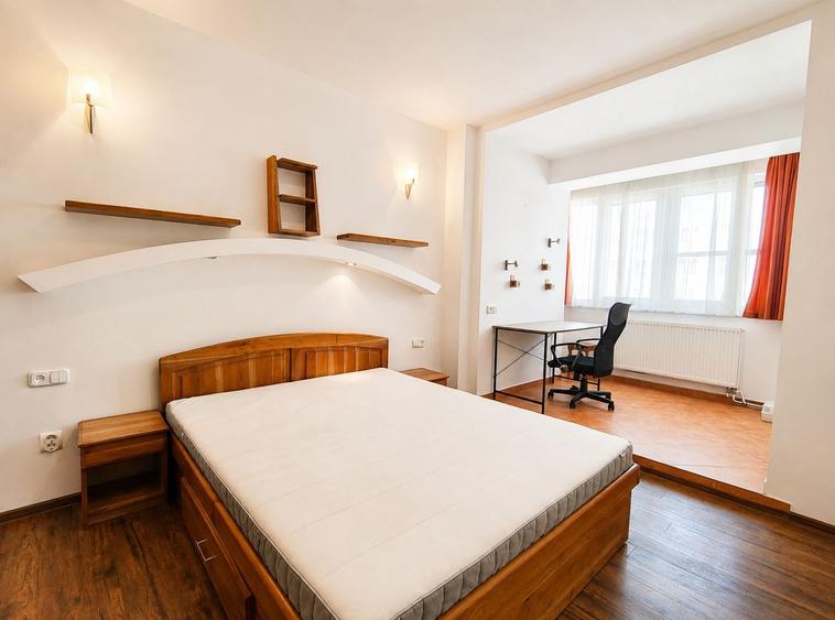 Apartament cu 4 camere decomandat în Zorilor